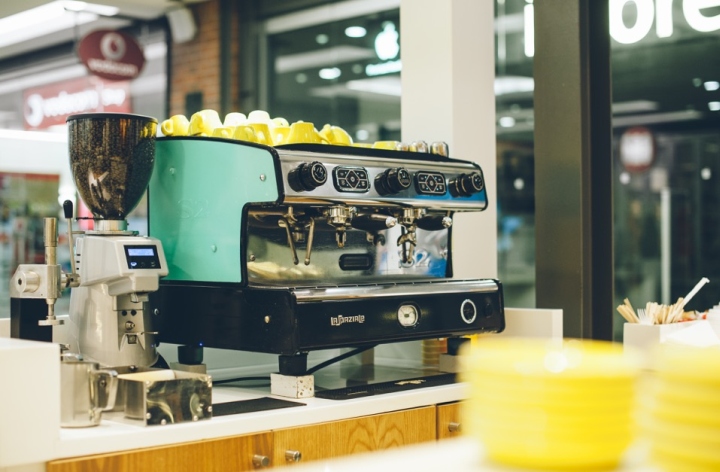 Кофе-машинка заведения Love Revenge Cappuccino в Кейптауне