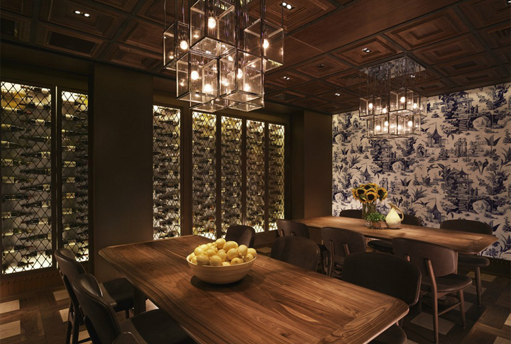 Геометрической формы люстры ресторана 208 Duecento Otto в Гонконге