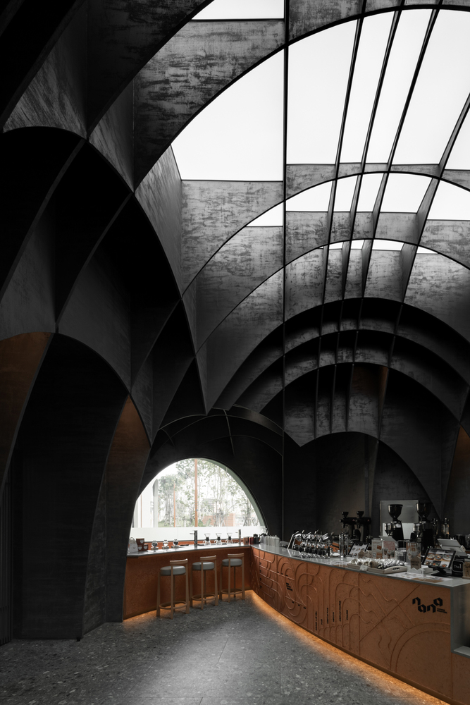 Архитектурный потолок Nana Coffee Roasters