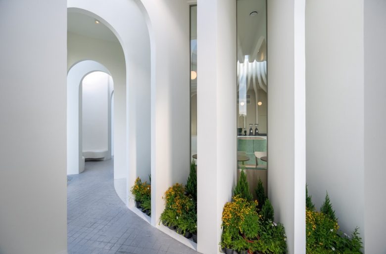 Арочные проходы и озеленение Curvy Dining