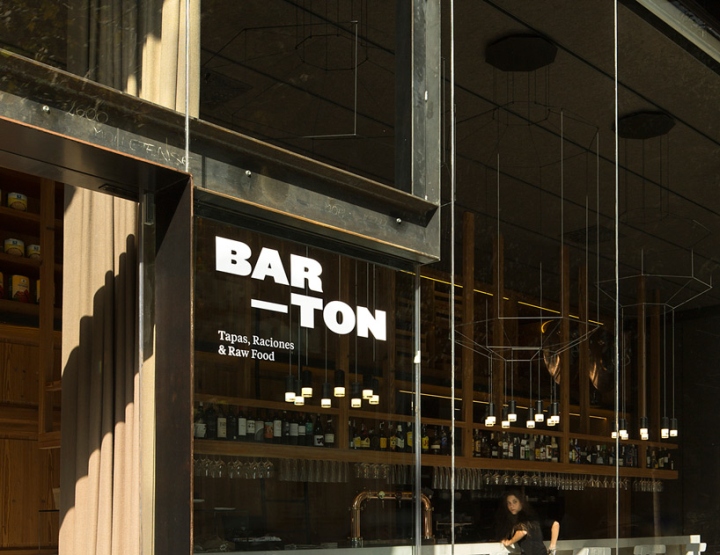Логотип ресторана Barton в Барселоне