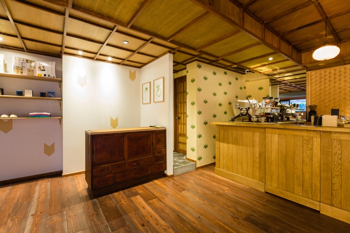 Прекрасный дизайн интерьера кафе Kitsune в Японии