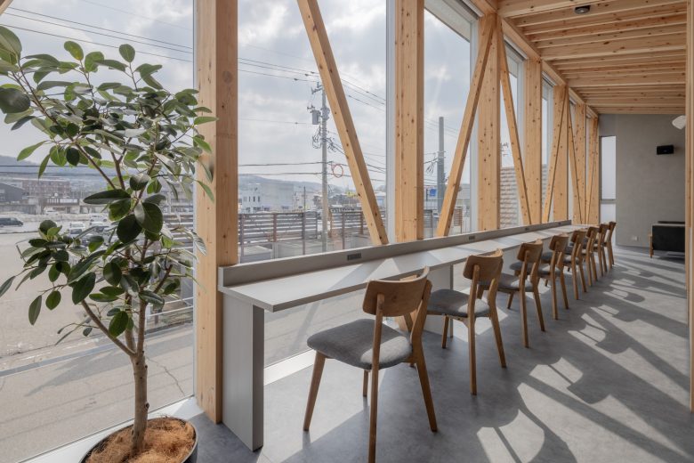 Кафе от toit-design + Kazuto Nishi Architects