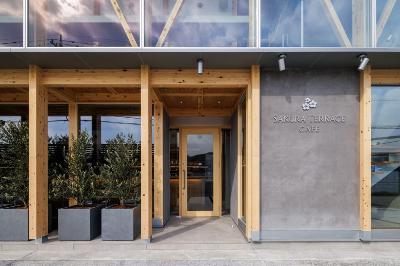 Кафе от toit-design + Kazuto Nishi Architects
