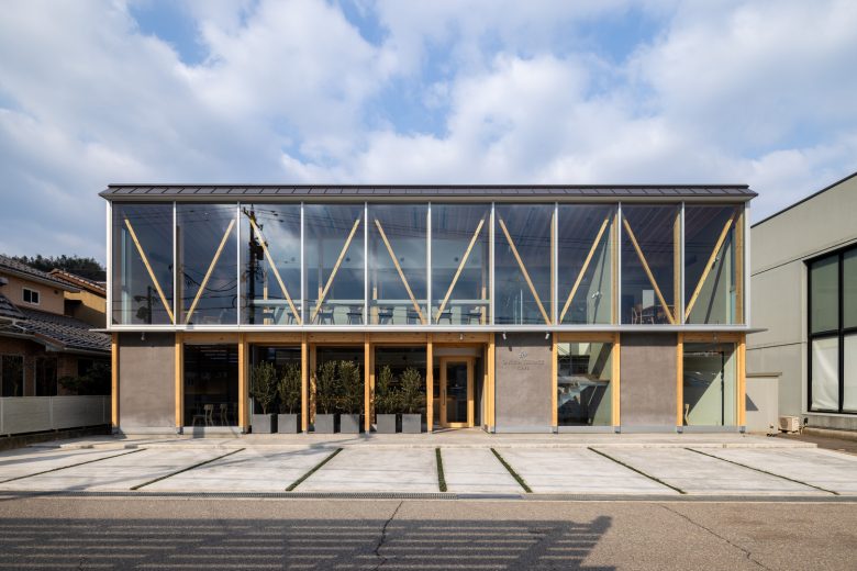 Кафе от toit-design + Kazuto Nishi Architects