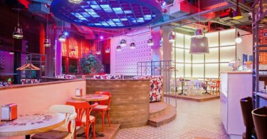 Современный интерьер и потрясающие коктейли ждут вас в кафе Redcups