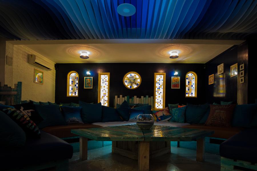 Оконные проемы в клубе Z-Lounge в Индии