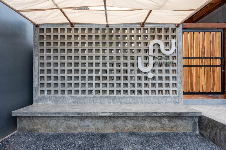 Декоративная бетонная стена Bun Pastry & Beverages