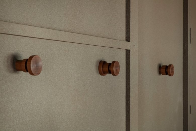 Деревянные настенные крючки LIGHT UP COFFEE