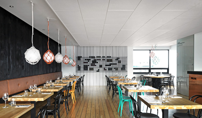 Чудесное оформление интерьера кафе-ресторана MAR в Исландии