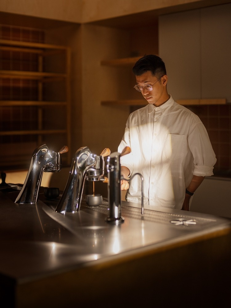 Дизайнерский стул крупным планом Peckish Bakery