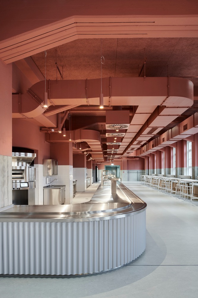 Длинная линия кухни с металлической стойкой Hans & Werner