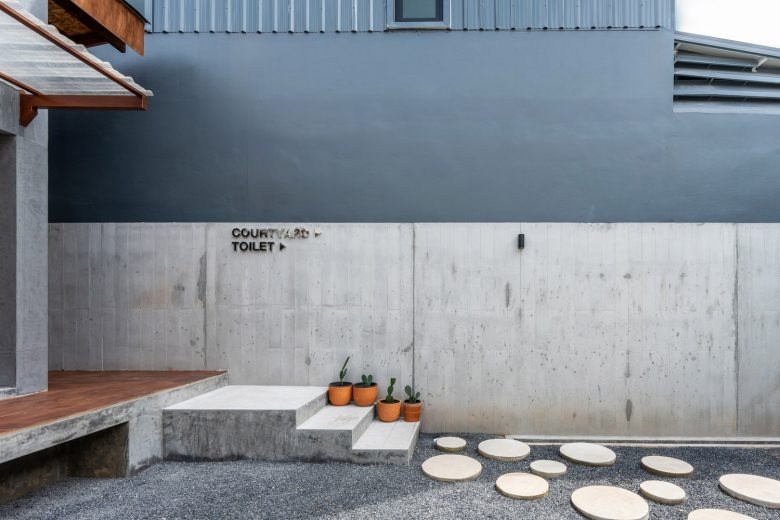 Двор с дорожкой Bun Pastry & Beverages