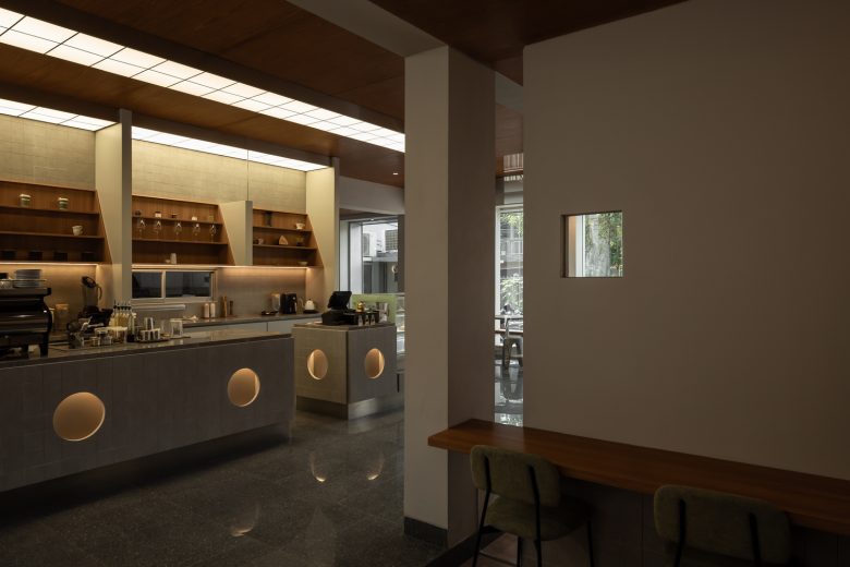 Hibrew Coffee and Cuisine от Simpul Studio