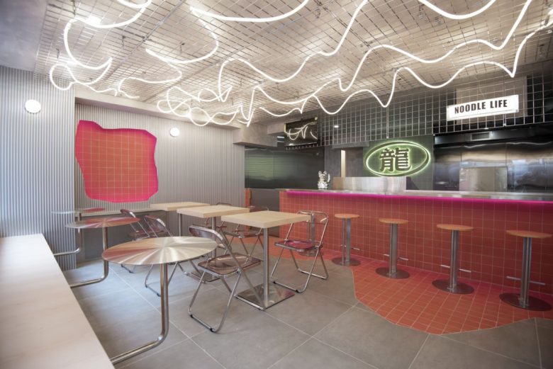Интерьер лапшичной Loong Noodles