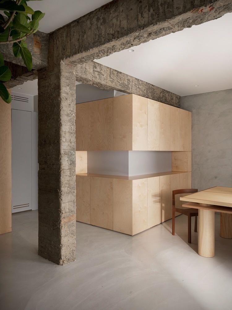 Интерьер с бетонными балками Peckish Bakery