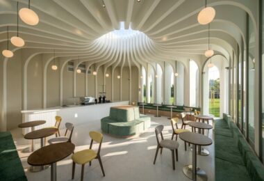 Интерьер с волнообразным потолком Curvy Dining