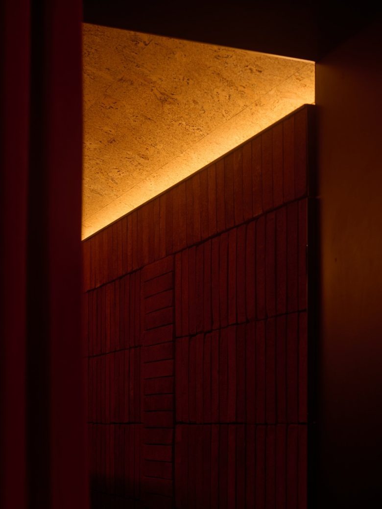 Интерьер стен Jiak Kim House