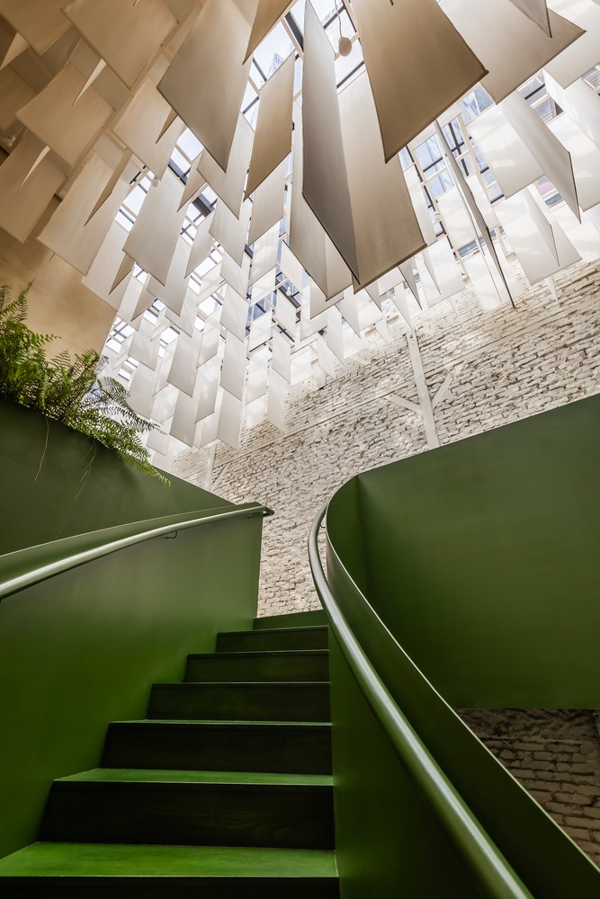 Лестница с подвесными текстильными панелями MORICO Café