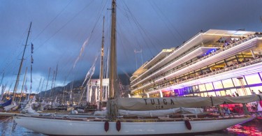 Роскошный яхт-клуб Yacht Club de Monaco