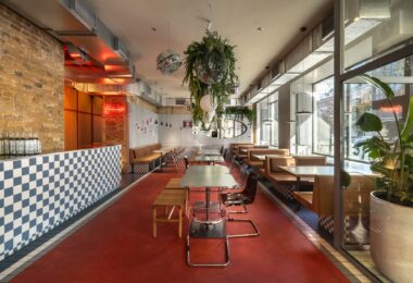 Общий вид зала NUNU Hamburger