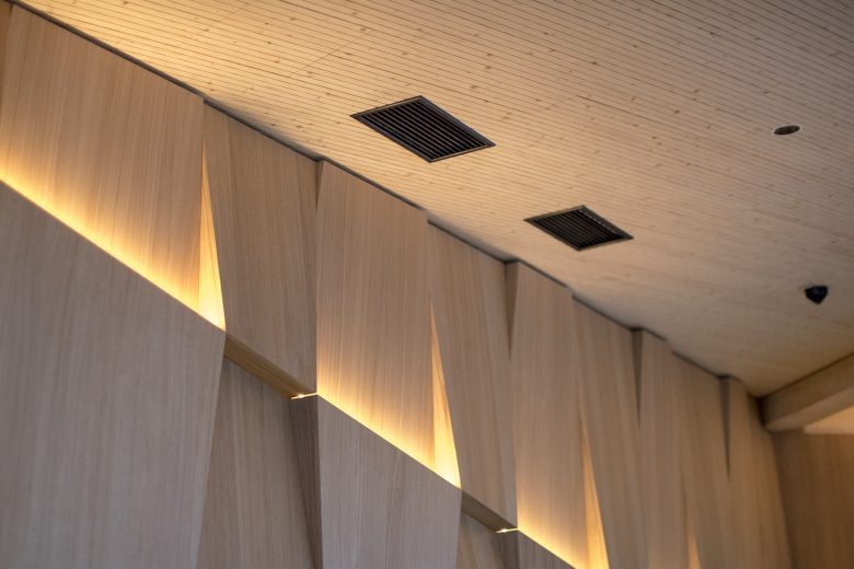 Оформление потолка The Eagle Mountain Top Restaurant