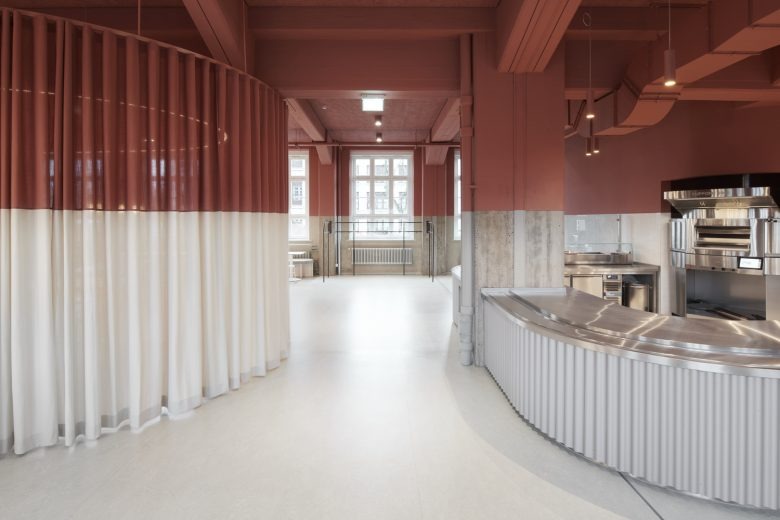 Переходная зона между залом и кухней Hans & Werner