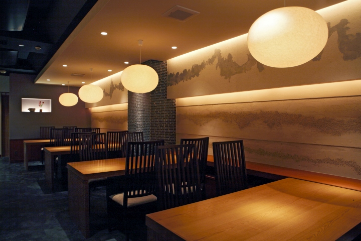 Дизайн японского ресторана. Низкие потолки в зале