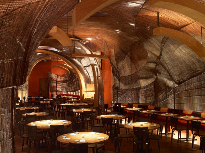 Красивый интерьер ресторана Nobu в Арабских Эмиратах