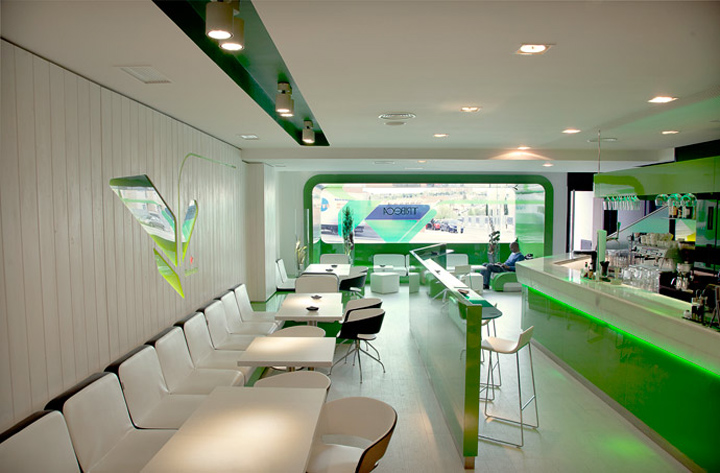 Столики ресторана Tribeca Heineken в Мадриде