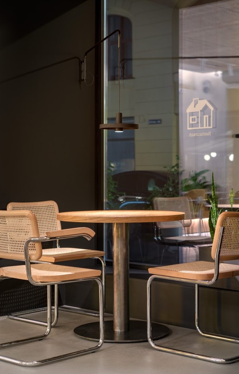 Стол у окна с креслами Māsa