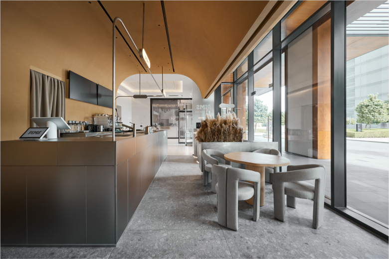 Столики у окна PIMS café