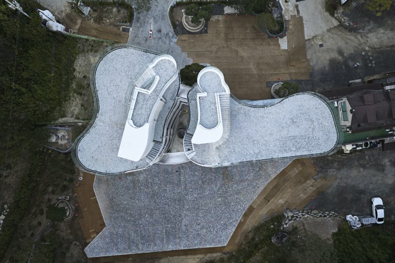 Вид сверху на здание кафе Rose Mary Cafe