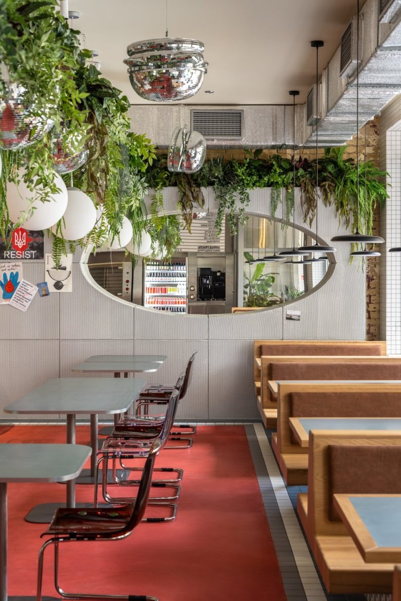 Зеркало и растения NUNU Hamburger