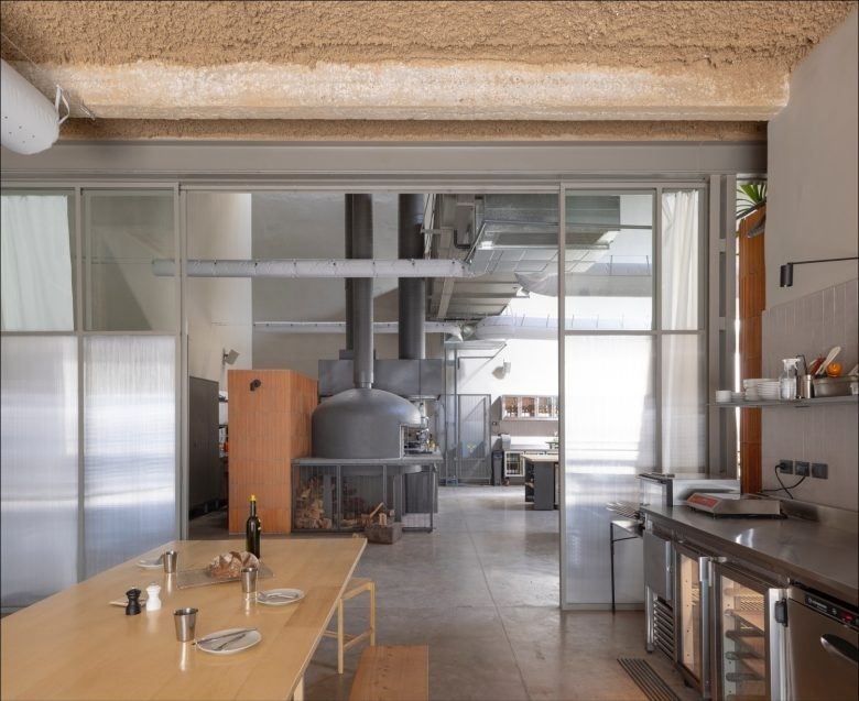 Зона с печью и кухней NESS restaurant