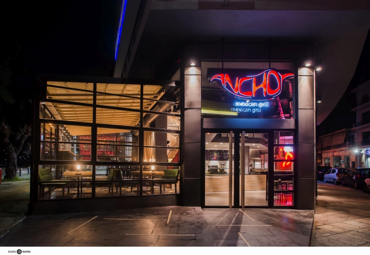 Стильное оформление наружного фасада ресторанного комплекса Ancho от студии k+m architect