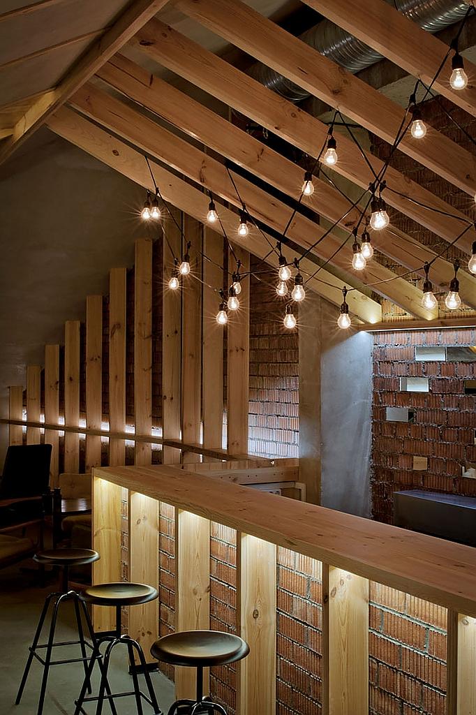 Впечатляющий интерьер бара от Inblum Architects