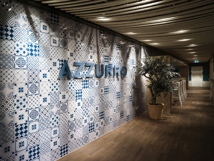 Вывеска ресторана Azzurro