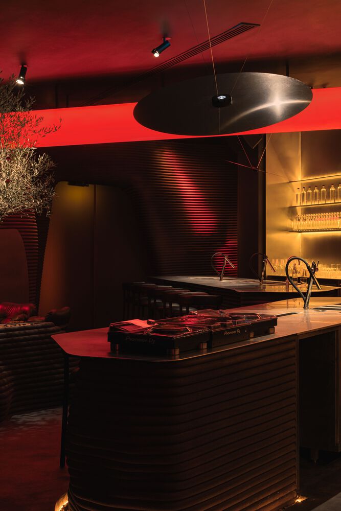 барная стойка MYATA Platinum Lounge and Restaurant