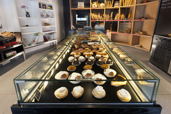 Впечатляющий интерьер кондитерской Boulangerie Gourmande