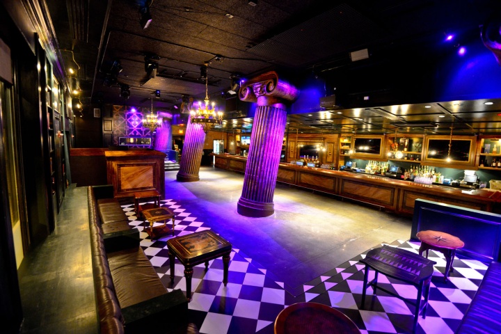Сказочный интерьер ночного клуба Capitale Bar and Night Club