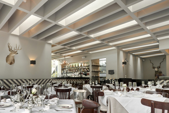 Потрясающий интерьер ресторана Celeste Champagne & Tea Room
