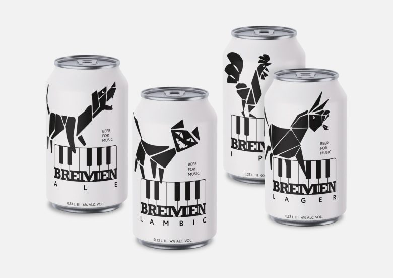 четыре банки пива BREMEN Beer