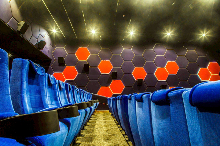Интересный интерьер 3D кинотеатра Cinepax Lahore