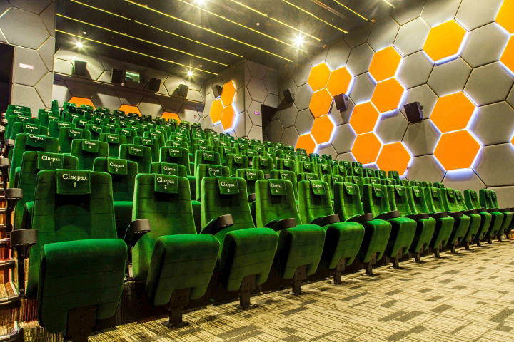Красивый интерьер 3D кинотеатра Cinepax Lahore