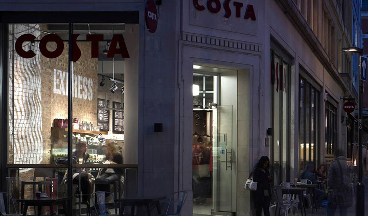 Уютный интерьер кафе Costa Coffee