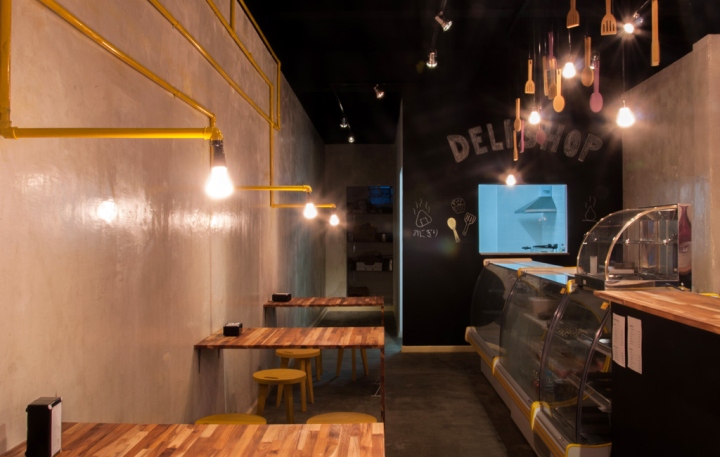 Безупречный интерьер ресторана быстрого питания Deli Shop