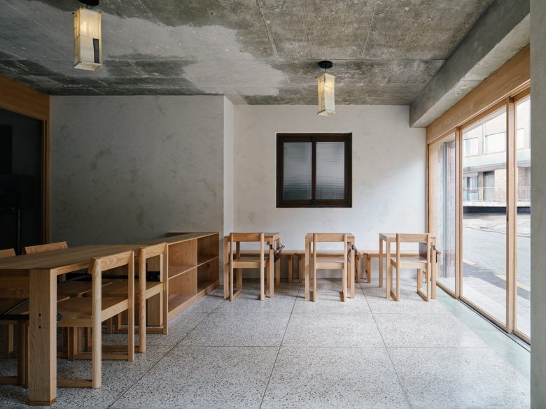 деревянные столики Yeonheun Roasters