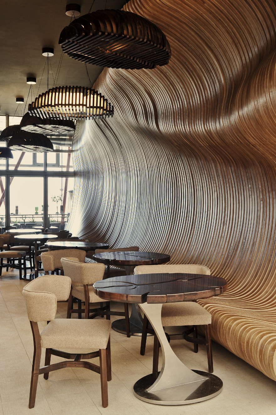Интерьер кафе в стиле модерн: сложные формы стен
