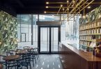 Неожиданный флористический дизайн интерьера кафе «Одетте»